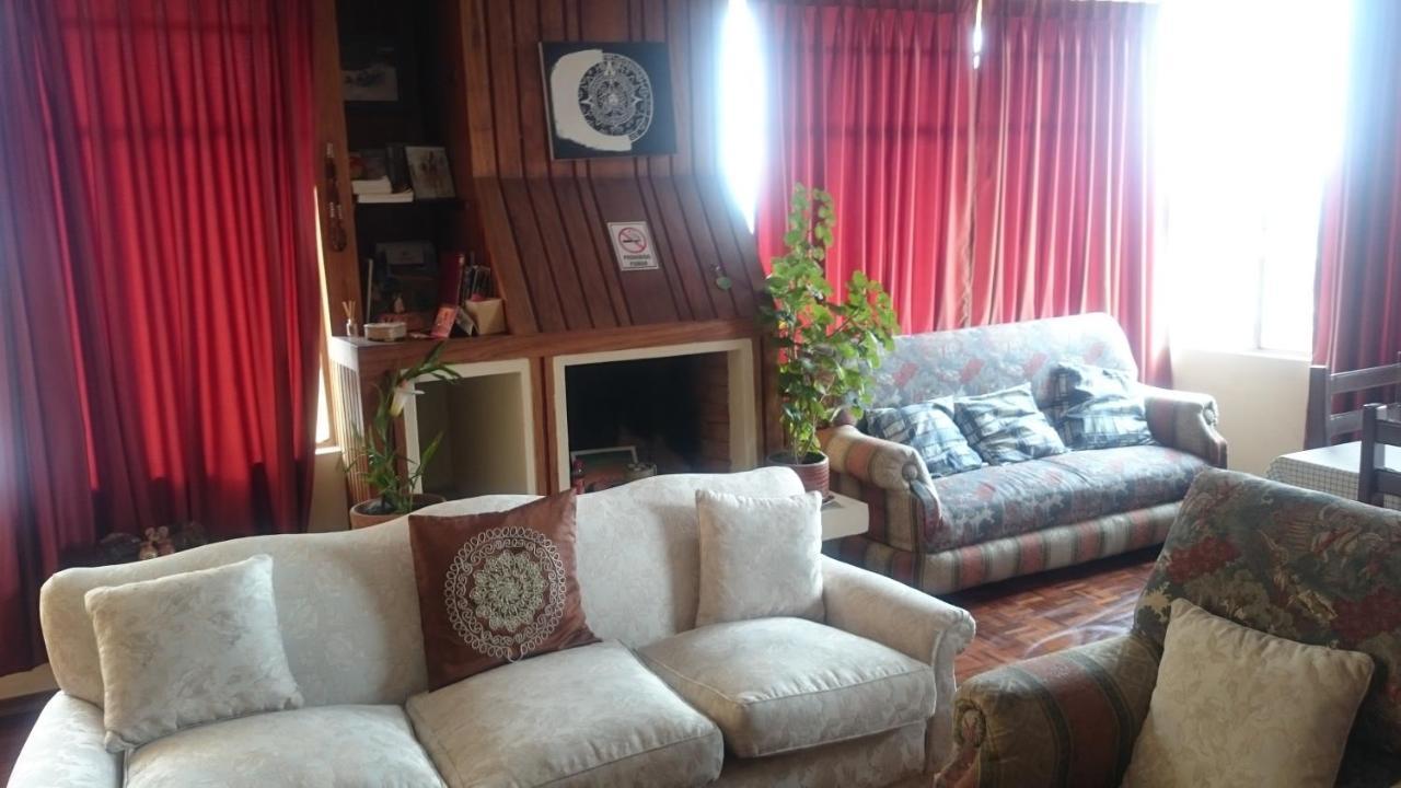 The Quito Guest House With Yellow Balconies For Travellers Екстер'єр фото